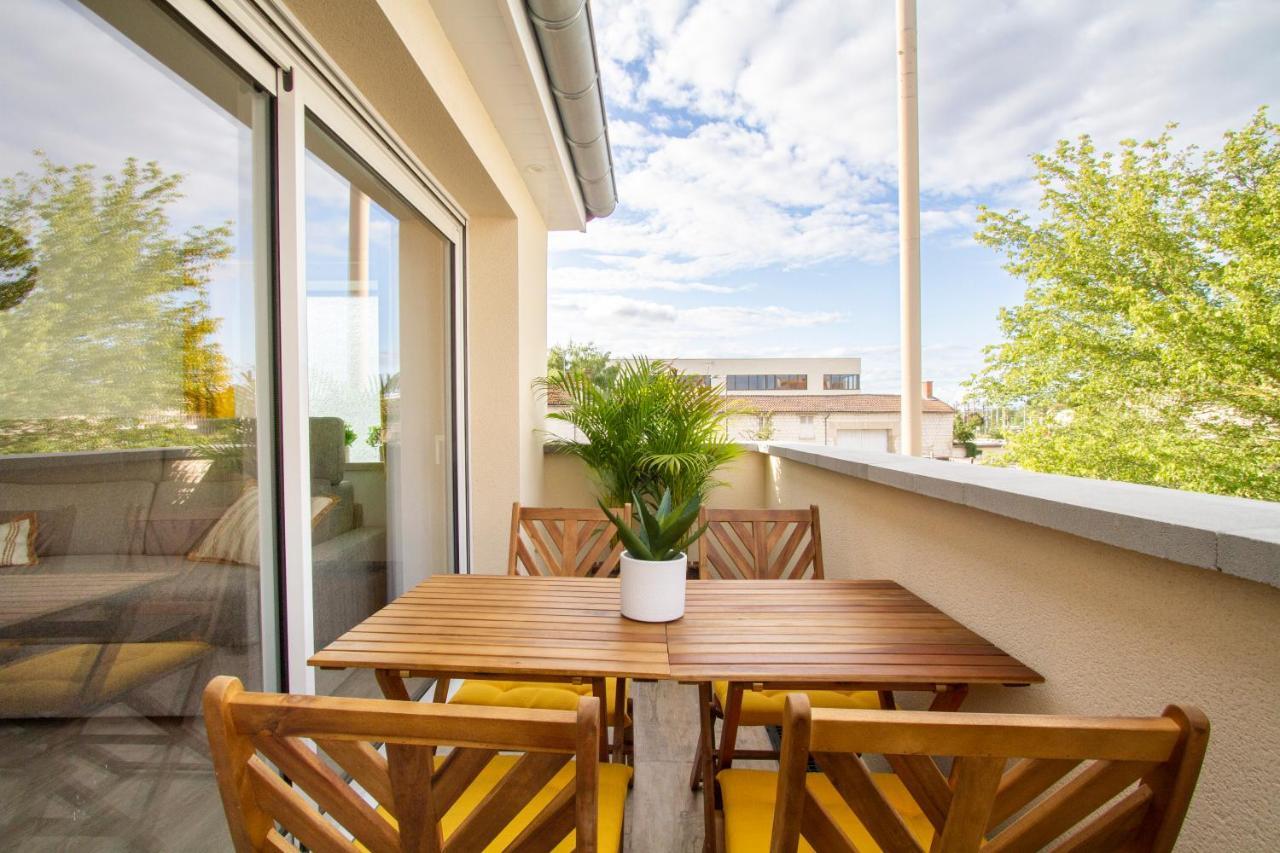 Soleil D'Ete - Netflix & Wifi - Balcon - Climatisation - Parking Gratuit - Check-In 24H24 - Emplacement Velos - Goodmarning Châlons-en-Champagne Exterior foto