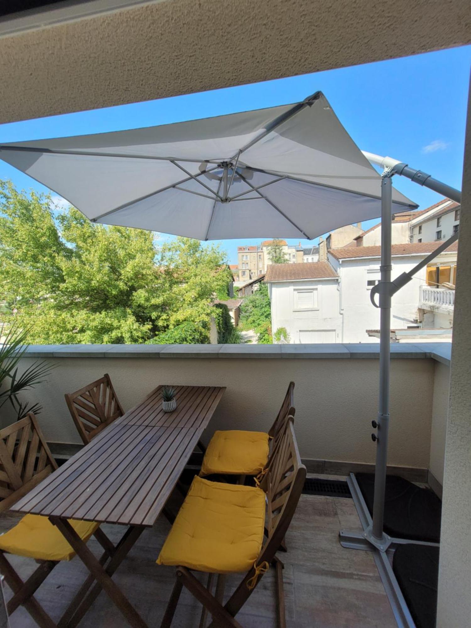 Soleil D'Ete - Netflix & Wifi - Balcon - Climatisation - Parking Gratuit - Check-In 24H24 - Emplacement Velos - Goodmarning Châlons-en-Champagne Exterior foto